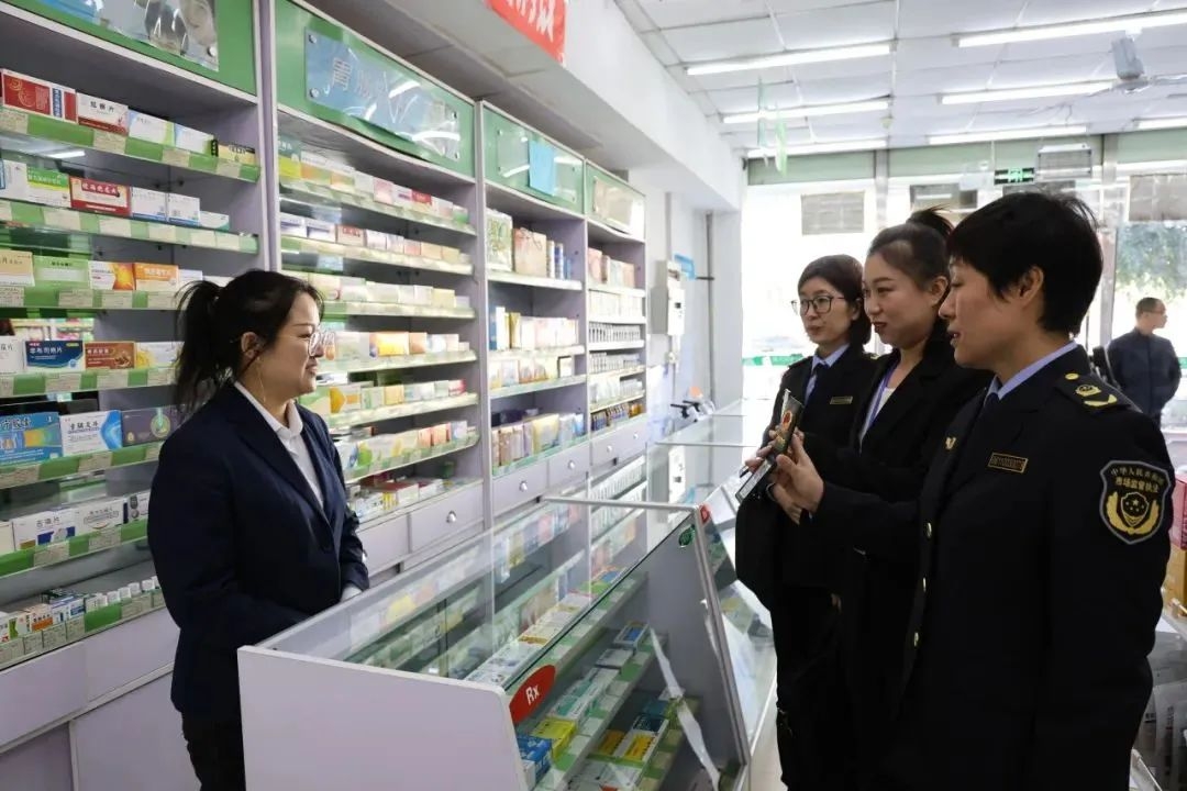 市醫保局聯合市市場監管局對零售藥店開展商品條碼“雙隨機”檢查指導